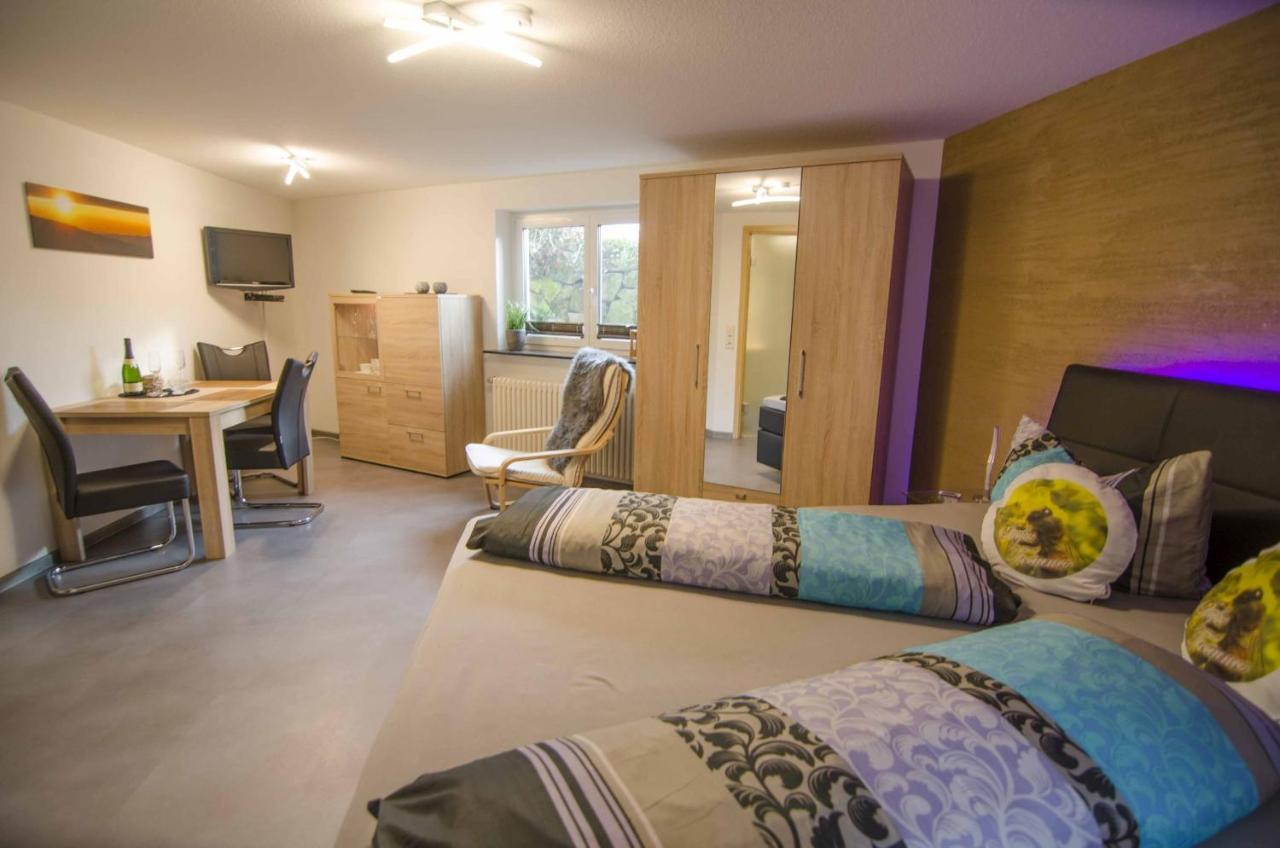 Bed and Breakfast Haus Bienen Иринген Экстерьер фото