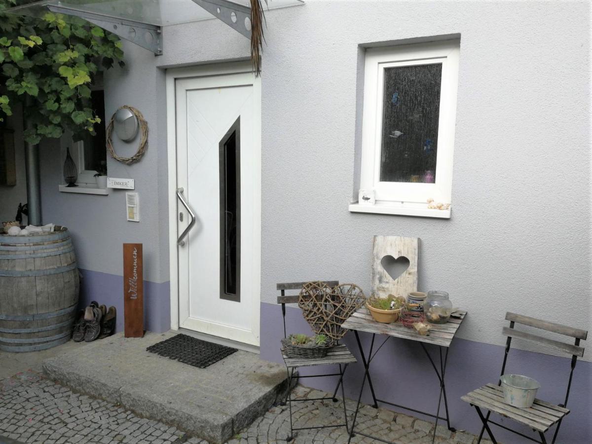 Bed and Breakfast Haus Bienen Иринген Экстерьер фото
